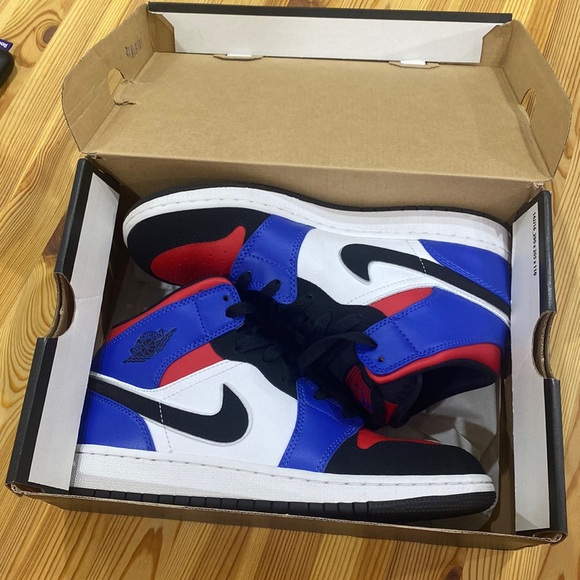 Air Jordan 1 Mid